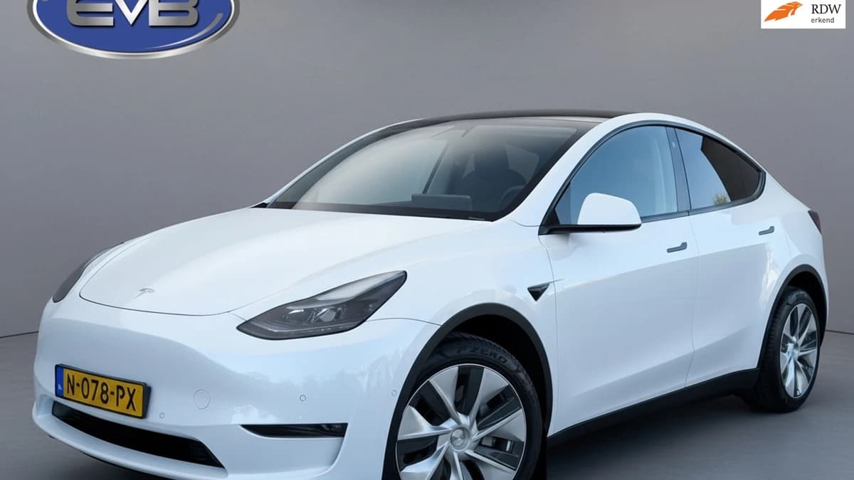 Tesla Model Y — foto 1