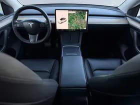 Tesla Model Y thumbnail 24