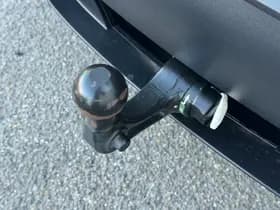 Tesla Model Y thumbnail 6