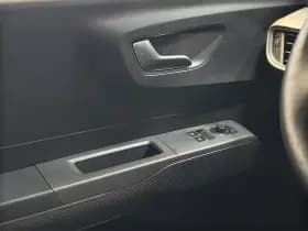 Ford Transit Courier thumbnail 11