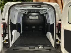 Ford Transit Courier thumbnail 7
