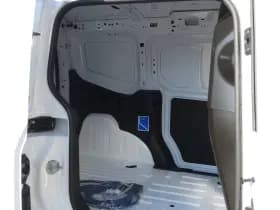 Ford E-Transit Courier thumbnail 11