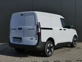Ford E-Transit Courier thumbnail 4