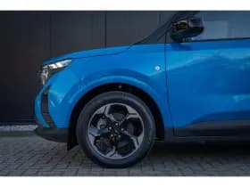 Ford E-Transit Courier thumbnail 6