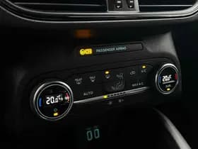 Ford Focus 1.0 EcoBoost Hybrid ST Line Business thumbnail 13