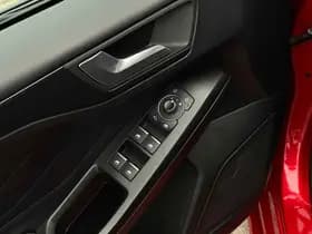 Ford Focus 1.0 EcoBoost Hybrid ST Line Business thumbnail 18