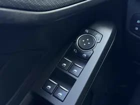 Ford Focus 1.0 EcoBoost ST Line Business thumbnail 24