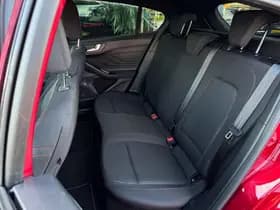 Ford Focus 1.0 EcoBoost ST Line Business thumbnail 6