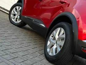 Renault Captur 1.3 TCe 140 EDC Intens thumbnail 17