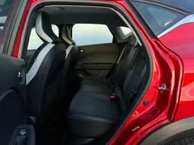 Renault Captur 1.3 TCe 140 EDC Intens thumbnail 7