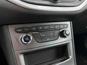 Opel Astra Sports Tourer 1.2 Edition thumbnail 14