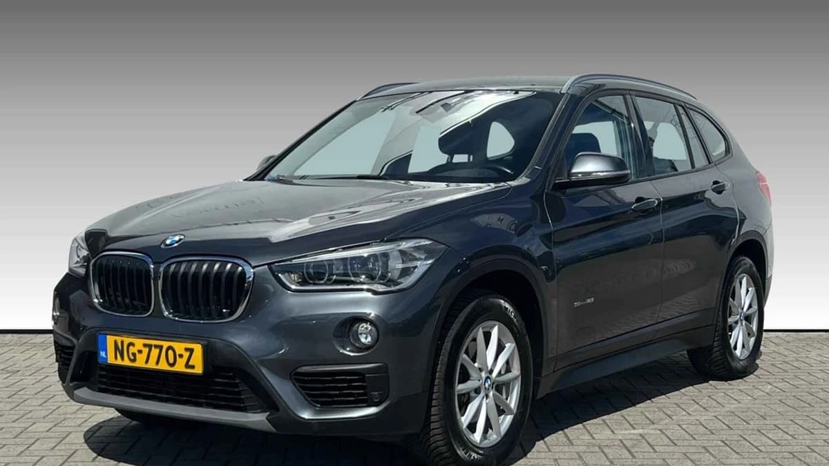 BMW X1 sDrive18i Centennial High Executive — foto 1