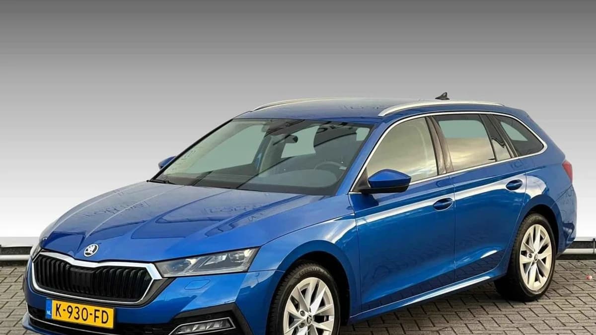 Skoda Octavia Combi 1.5 TSI First Edition — foto 1