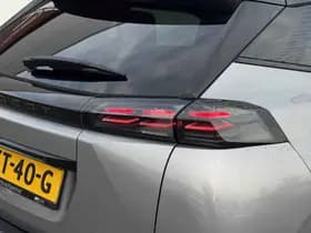 Peugeot 2008 1.2 PureTech 130 GT thumbnail 9