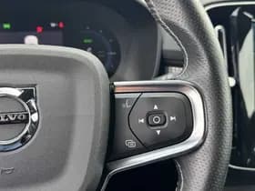 Volvo XC40 Recharge P8 AWD R-Design thumbnail 19