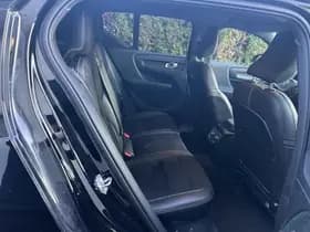 Volvo XC40 Recharge P8 AWD R-Design thumbnail 4