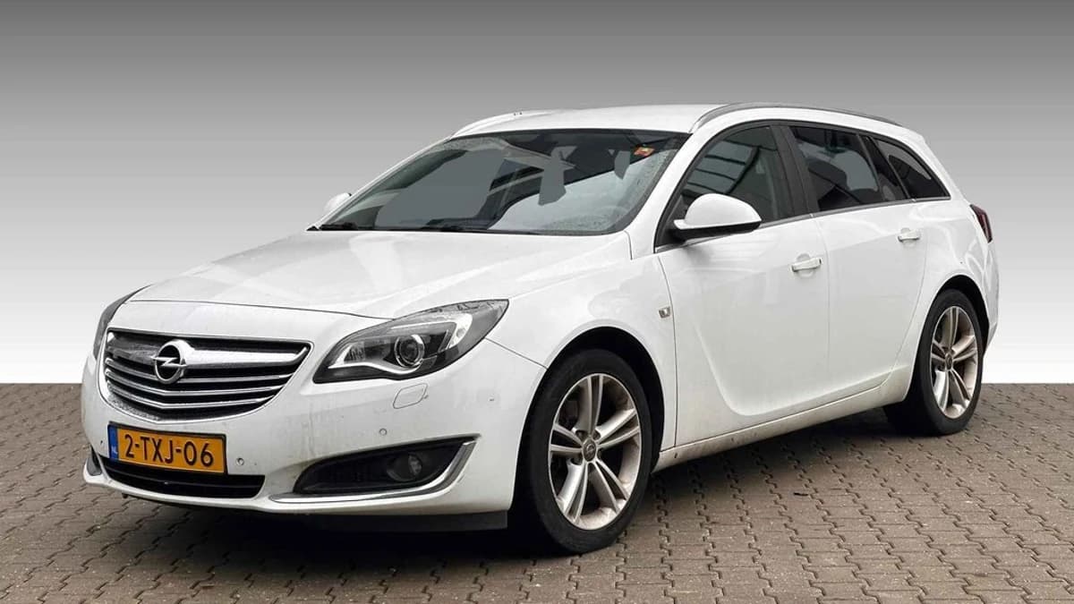 Opel Insignia Sports Tourer 1.6 T Business+ — foto 1