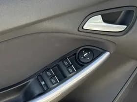 Ford FOCUS Wagon 1.0 EcoBoost Titanium thumbnail 9