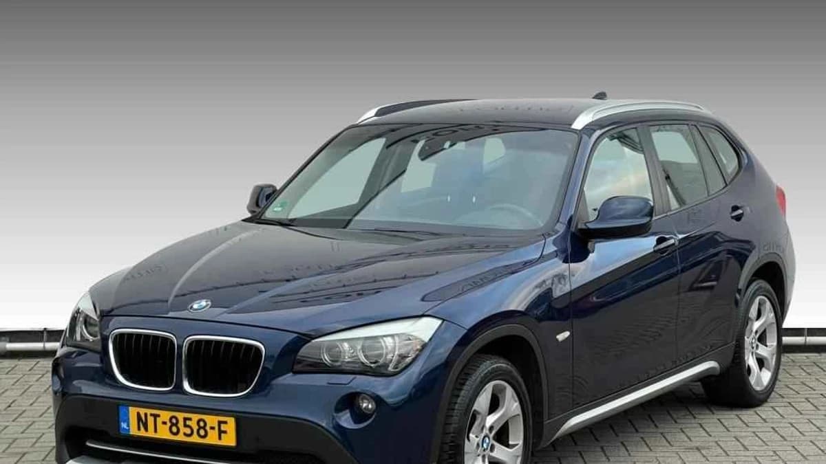 BMW X1 sDrive18i Executive — foto 1