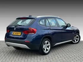 BMW X1 sDrive18i Executive thumbnail 2