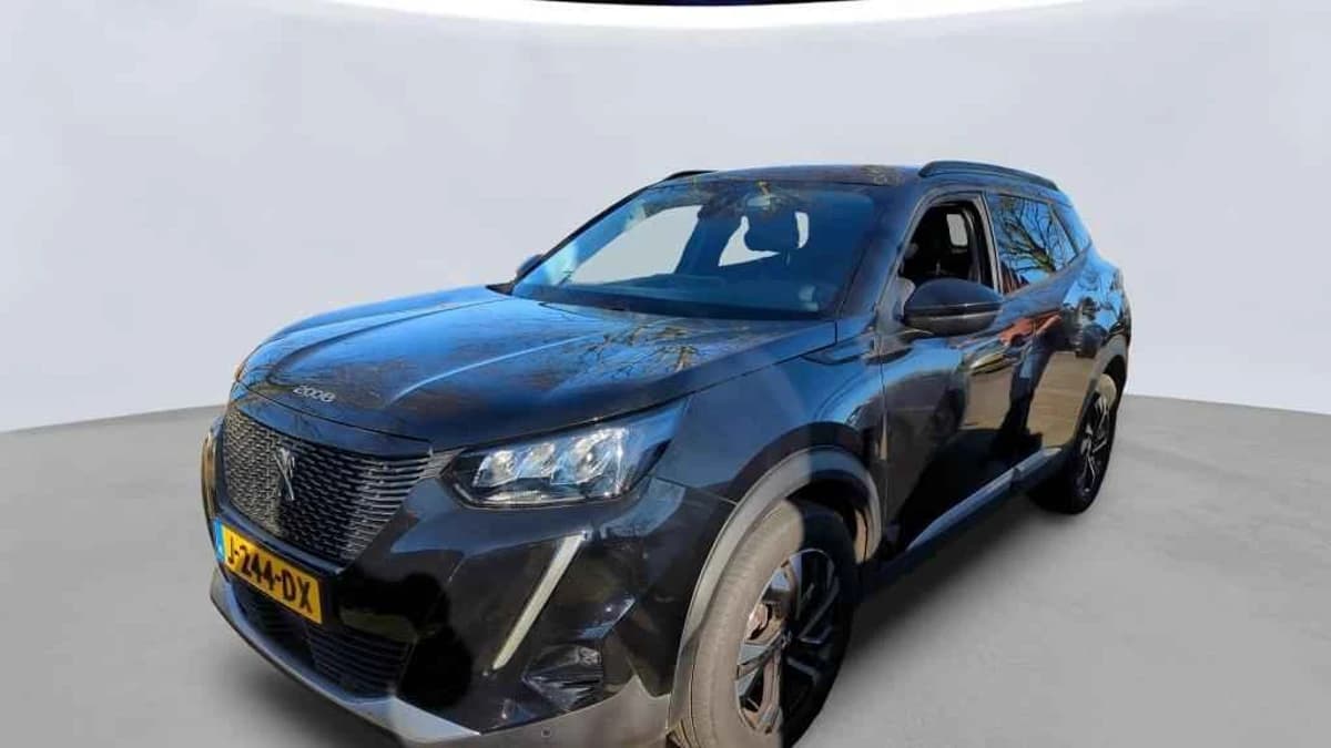 Peugeot 2008 1.2 PureTech Blue Lease Allure — foto 1