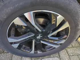 Peugeot 2008 1.2 PureTech Blue Lease Allure thumbnail 8