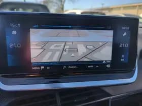 Peugeot 2008 1.2 PureTech Blue Lease Allure thumbnail 9