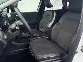 Renault Captur 1.6 E-Tech Plug-in Hybrid 160 Intens thumbnail 3