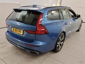 Volvo V60 2.0 B3 R-Design thumbnail 2