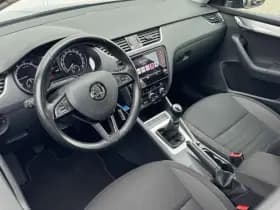 Skoda Octavia Combi 1.0 TSI Greentech Ambition Business thumbnail 3