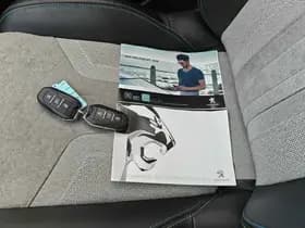 Peugeot e-208 thumbnail 10