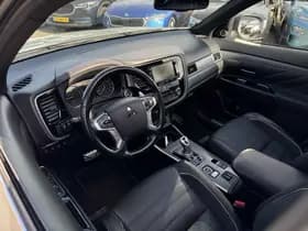 Mitsubishi Outlander thumbnail 3