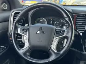 Mitsubishi Outlander thumbnail 5