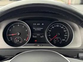 Volkswagen Golf thumbnail 17