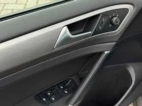 Volkswagen Golf thumbnail 23