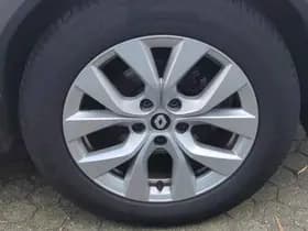 Renault Captur thumbnail 8