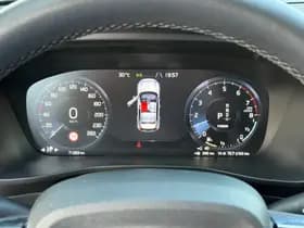 Volvo XC40 thumbnail 3