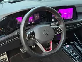 Volkswagen Golf thumbnail 32