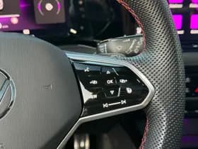 Volkswagen Golf thumbnail 33