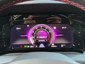 Volkswagen Golf thumbnail 37