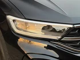 Volkswagen T-Roc thumbnail 4