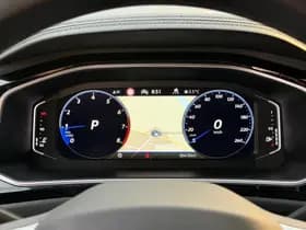Volkswagen T-Roc thumbnail 36
