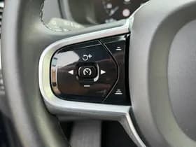 Volvo XC90 thumbnail 37