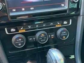 Volkswagen Golf thumbnail 33