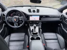 Porsche Cayenne thumbnail 2