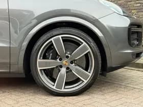 Porsche Cayenne thumbnail 11