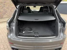 Porsche Cayenne thumbnail 27