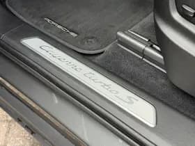 Porsche Cayenne thumbnail 38