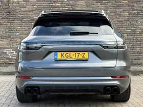 Porsche Cayenne thumbnail 10