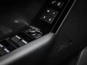 Land Rover Range Rover Velar thumbnail 31